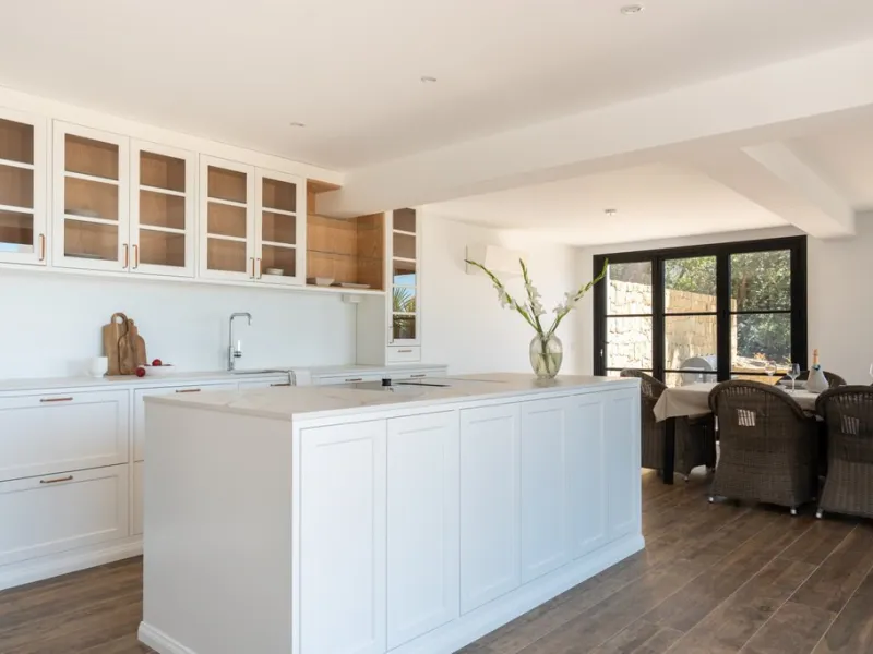 House - Finca - Cortijo в продаже в Casares, Málaga. В доме 5 спален и 5 ванных комнат. Площадь дома 280 м². Площадь участка 4044 м²
