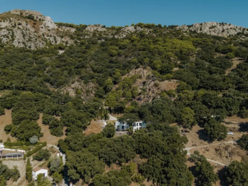 House - Finca - Cortijo в продаже в Casares, Málaga. В доме 5 спален и 5 ванных комнат. Площадь дома 280 м². Площадь участка 4044 м²