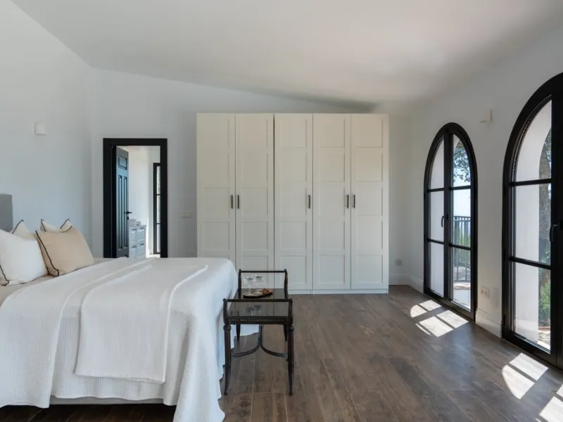 House - Finca - Cortijo в продаже в Casares, Málaga. В доме 5 спален и 5 ванных комнат. Площадь дома 280 м². Площадь участка 4044 м²