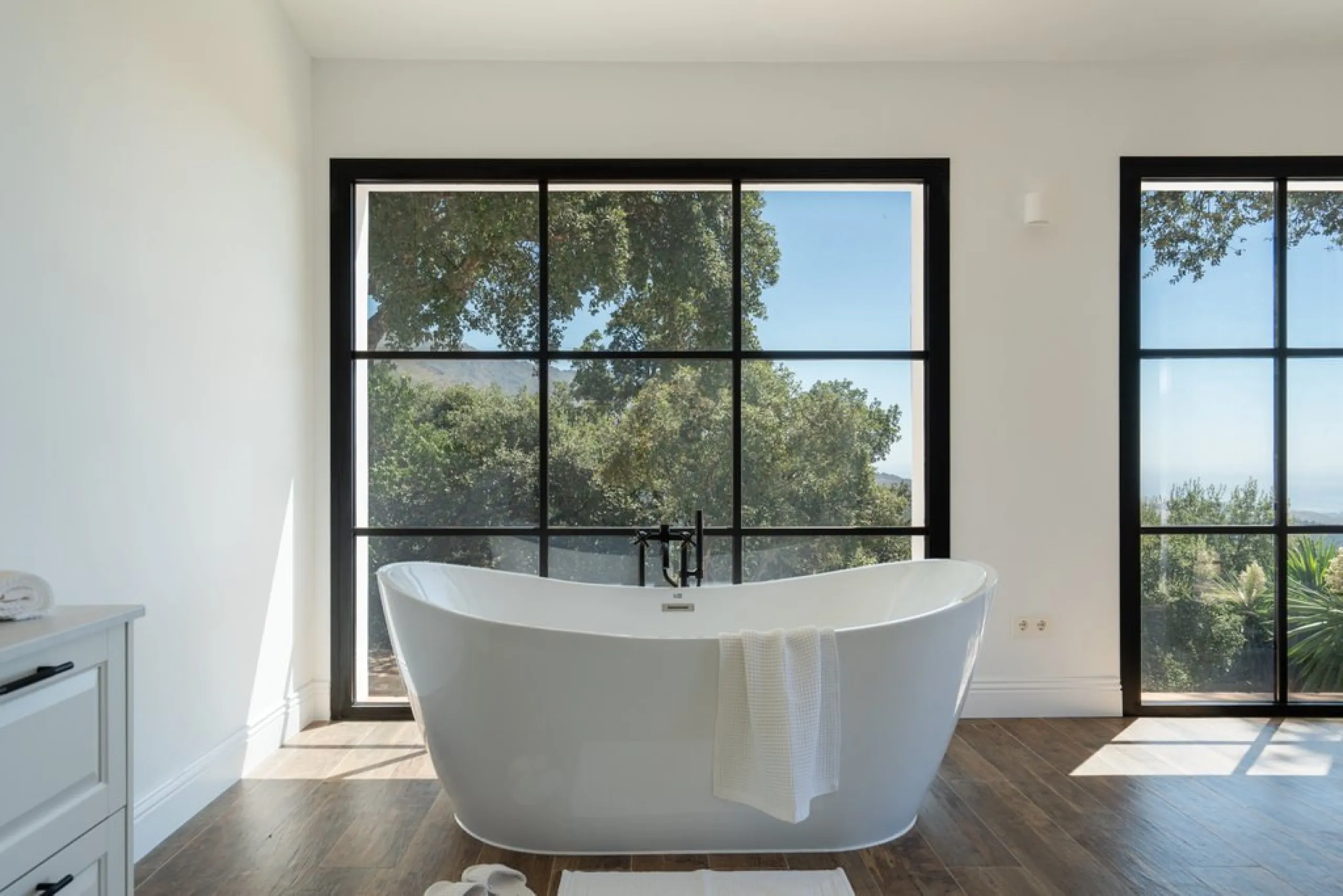 House - Finca - Cortijo в продаже в Casares, Málaga. В доме 5 спален и 5 ванных комнат. Площадь дома 280 м². Площадь участка 4044 м²