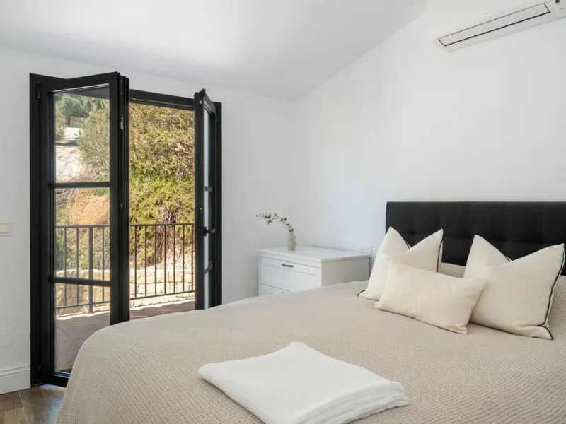 House - Finca - Cortijo в продаже в Casares, Málaga. В доме 5 спален и 5 ванных комнат. Площадь дома 280 м². Площадь участка 4044 м²