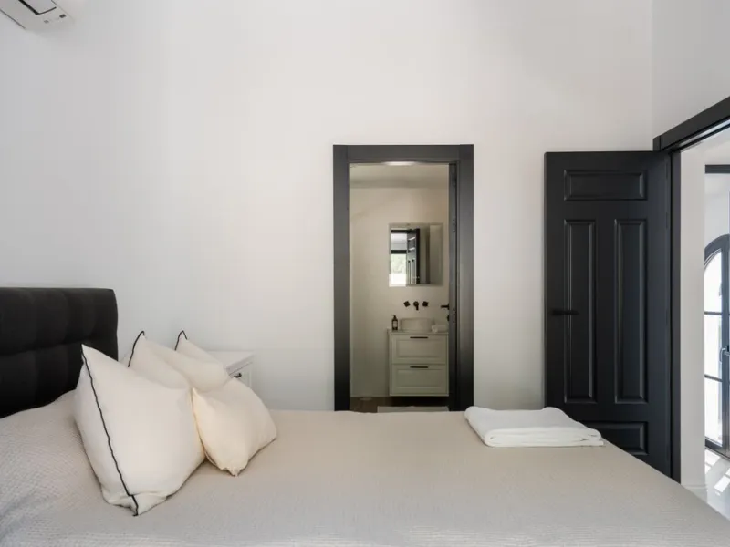 House - Finca - Cortijo в продаже в Casares, Málaga. В доме 5 спален и 5 ванных комнат. Площадь дома 280 м². Площадь участка 4044 м²