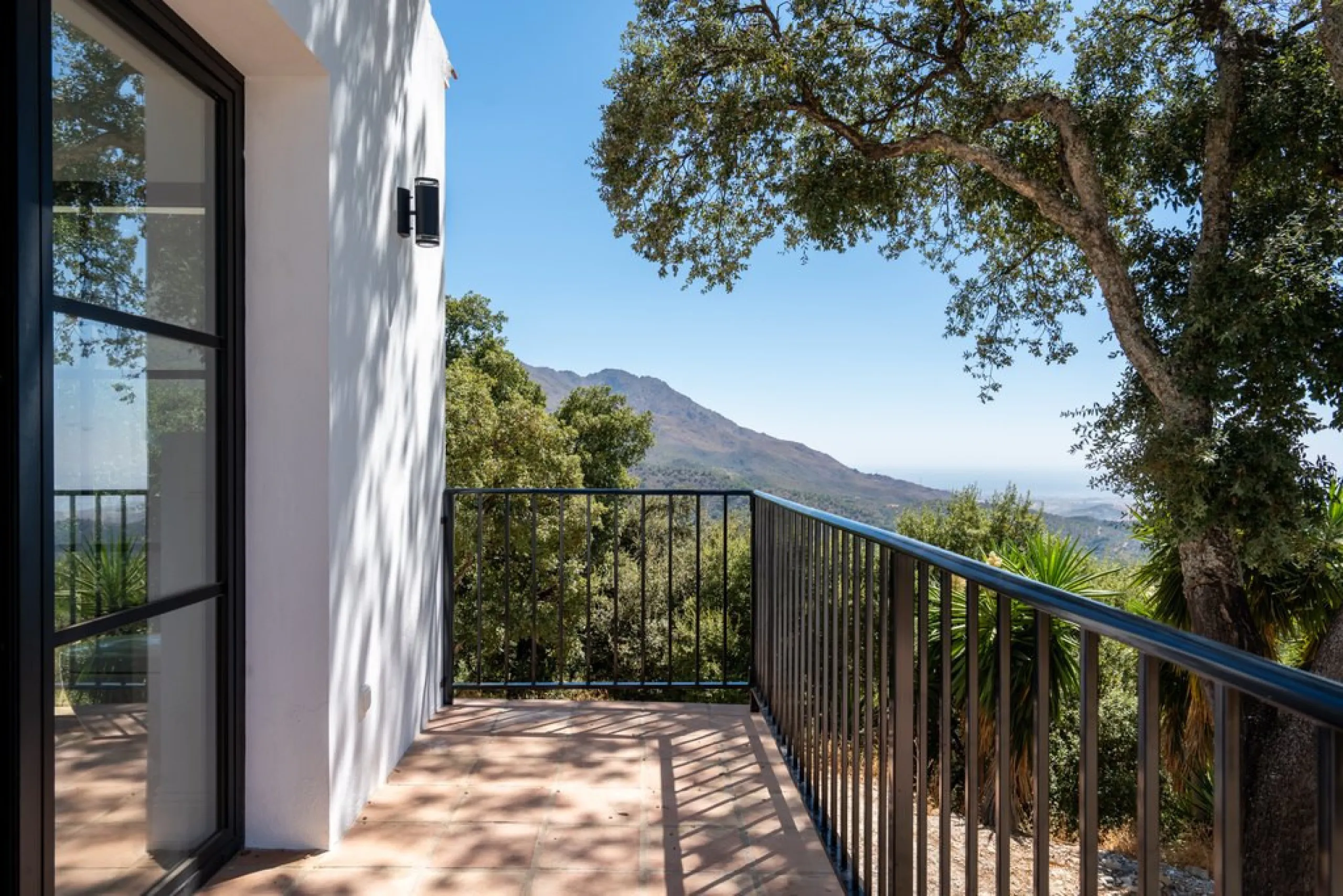 House - Finca - Cortijo в продаже в Casares, Málaga. В доме 5 спален и 5 ванных комнат. Площадь дома 280 м². Площадь участка 4044 м²