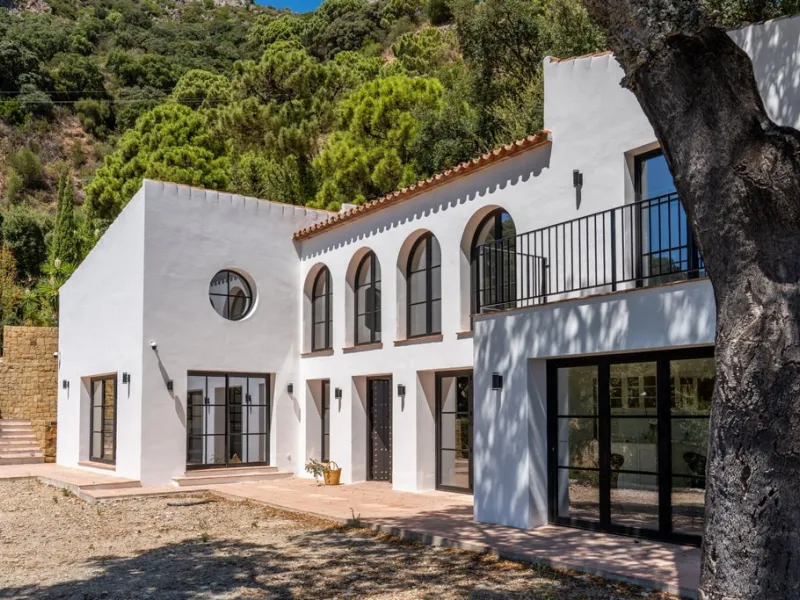 House - Finca - Cortijo в продаже в Casares, Málaga. В доме 5 спален и 5 ванных комнат. Площадь дома 280 м². Площадь участка 4044 м²