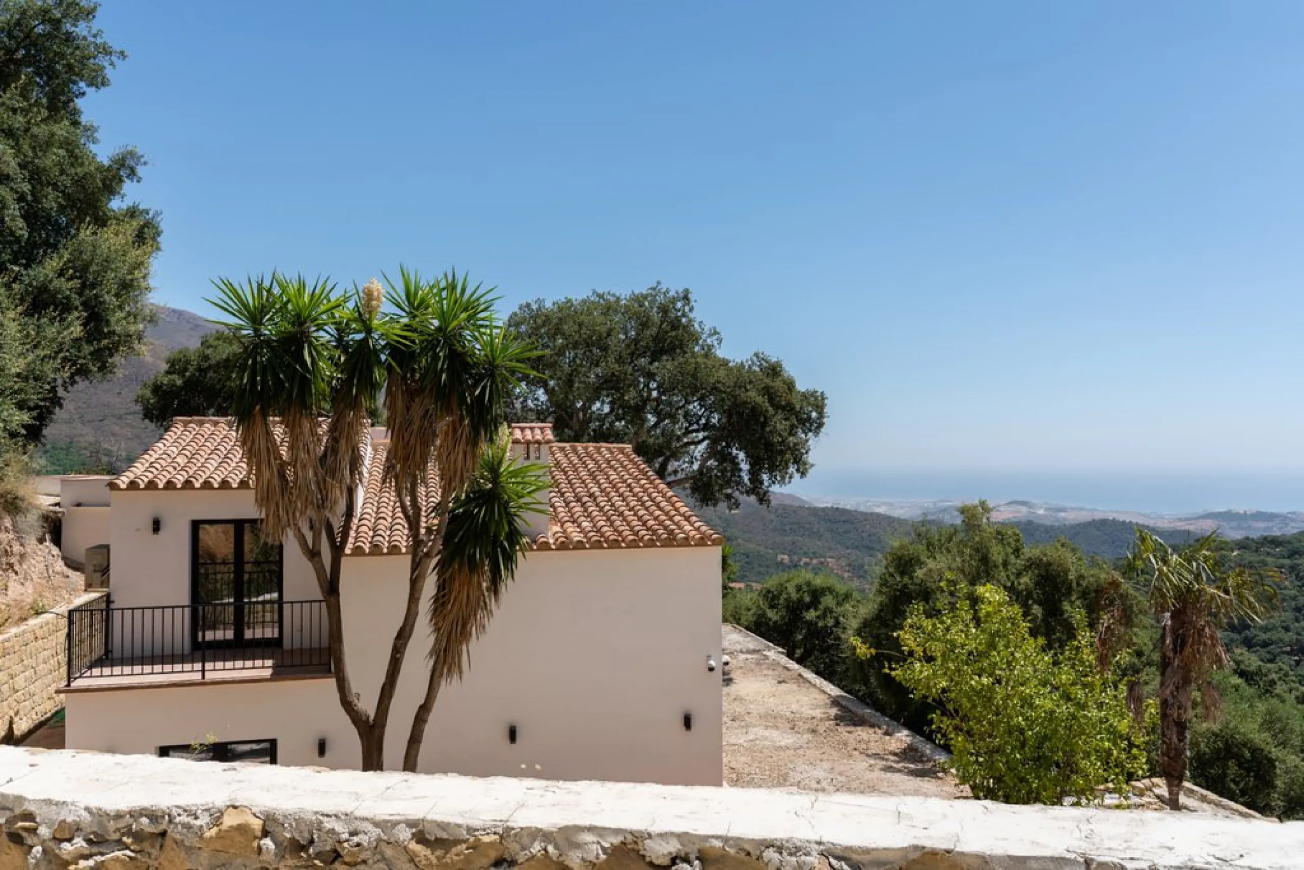 House - Finca - Cortijo в продаже в Casares, Málaga. В доме 5 спален и 5 ванных комнат. Площадь дома 280 м². Площадь участка 4044 м²