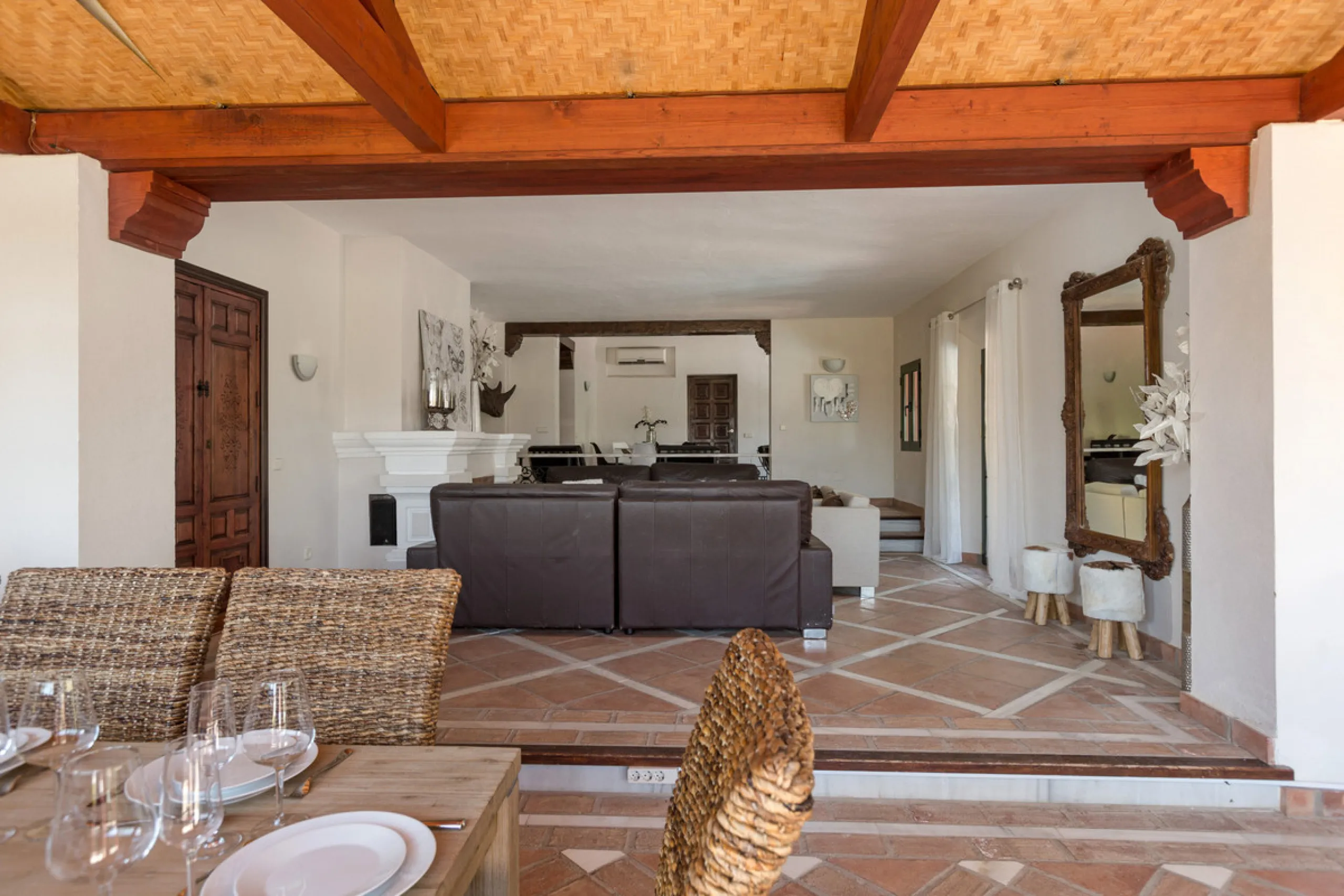 House - Detached Villa в продаже в Benahavís, Málaga. В доме 12 спален и 10 ванных комнат. Площадь дома 1058 м². Площадь участка 4899 м²