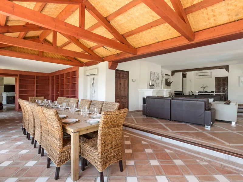 House - Detached Villa в продаже в Benahavís, Málaga. В доме 12 спален и 10 ванных комнат. Площадь дома 1058 м². Площадь участка 4899 м²