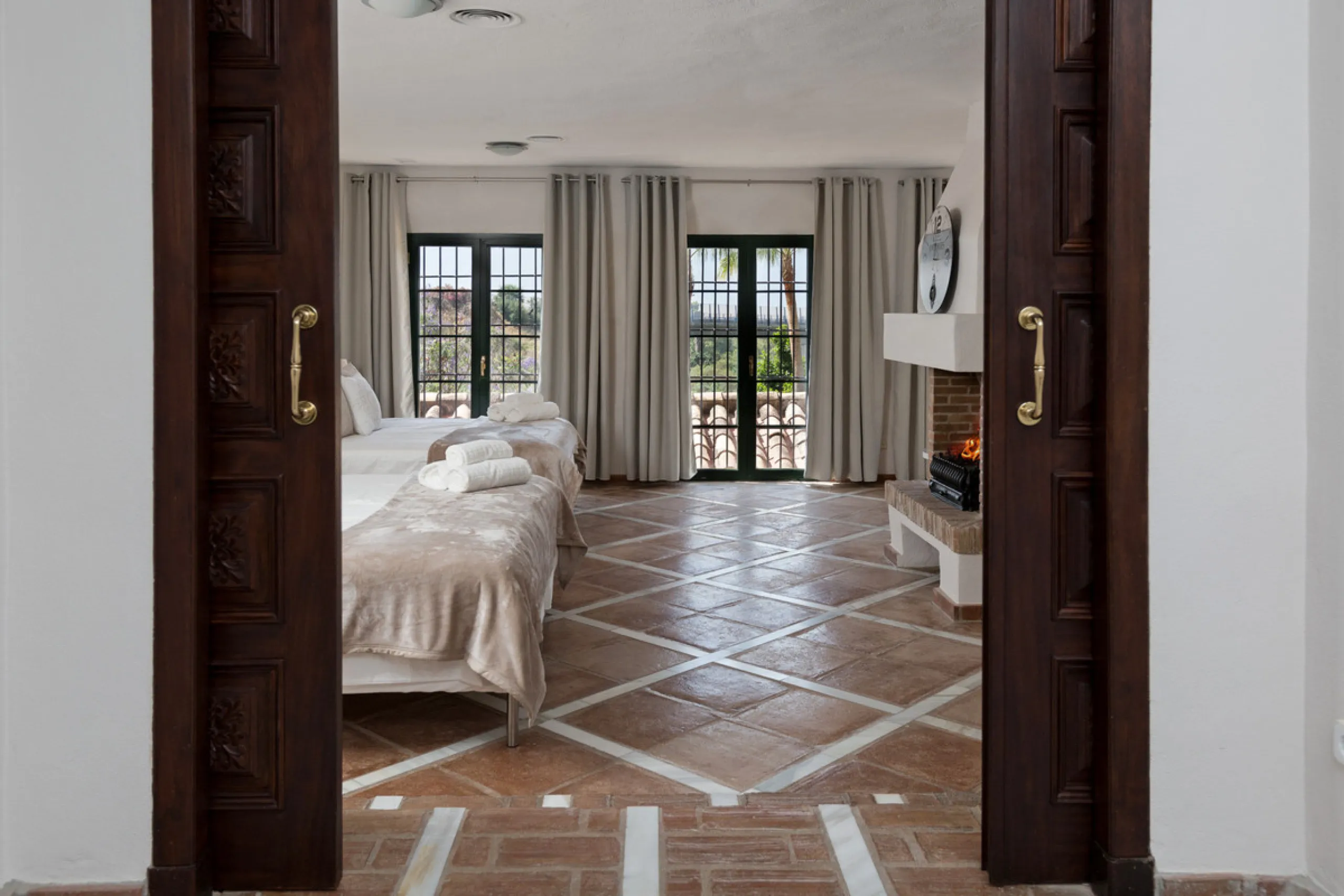 House - Detached Villa в продаже в Benahavís, Málaga. В доме 12 спален и 10 ванных комнат. Площадь дома 1058 м². Площадь участка 4899 м²