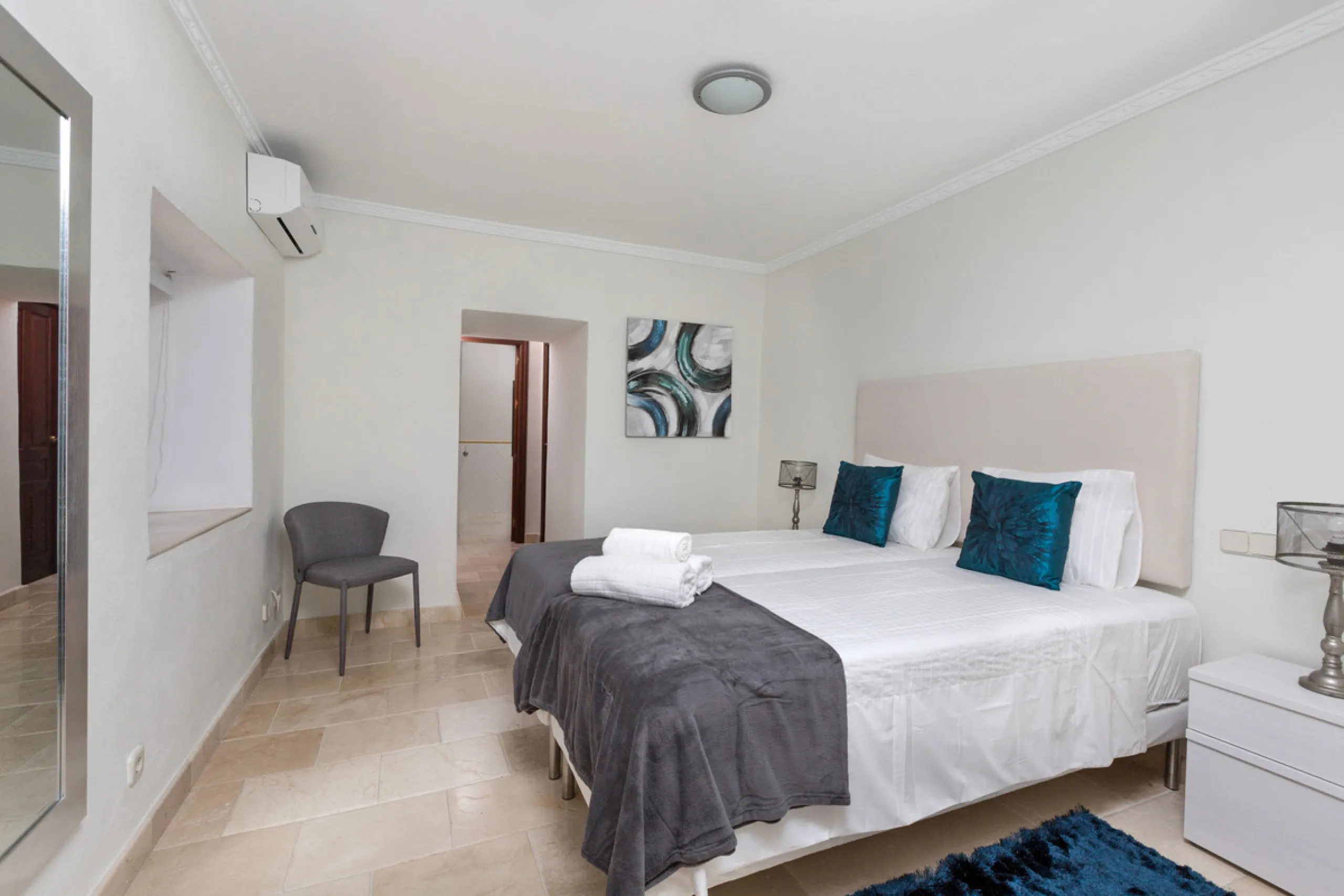 House - Detached Villa в продаже в Benahavís, Málaga. В доме 12 спален и 10 ванных комнат. Площадь дома 1058 м². Площадь участка 4899 м²
