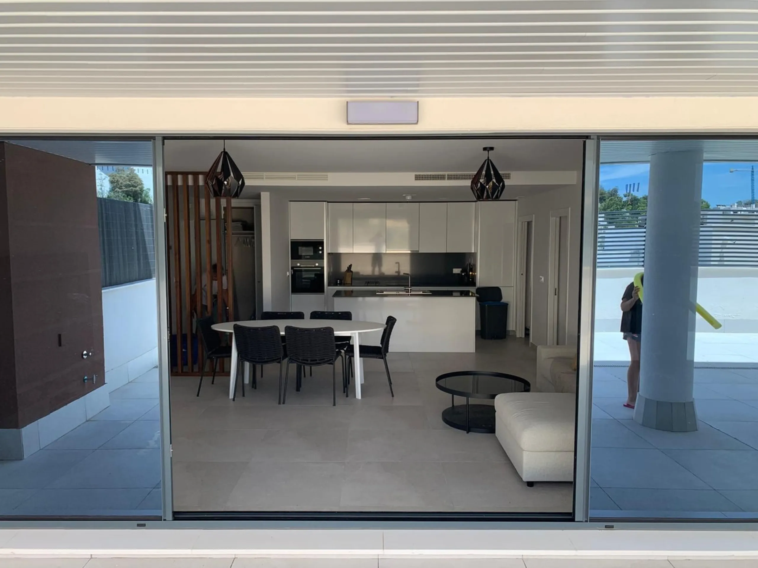 Contemporary Apartment with Exceptional 100 m² Terrace & Sea Views – Benahavís / Marbella