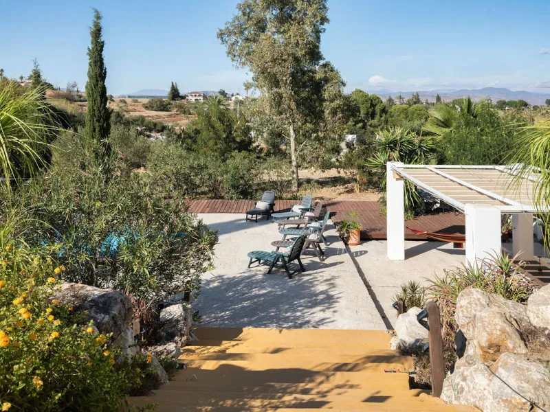Welcome to this villa in the Alhaurín countryside offering 4 bedrooms, 4 bathrooms, over 5,000 m² plot  and a private pool!