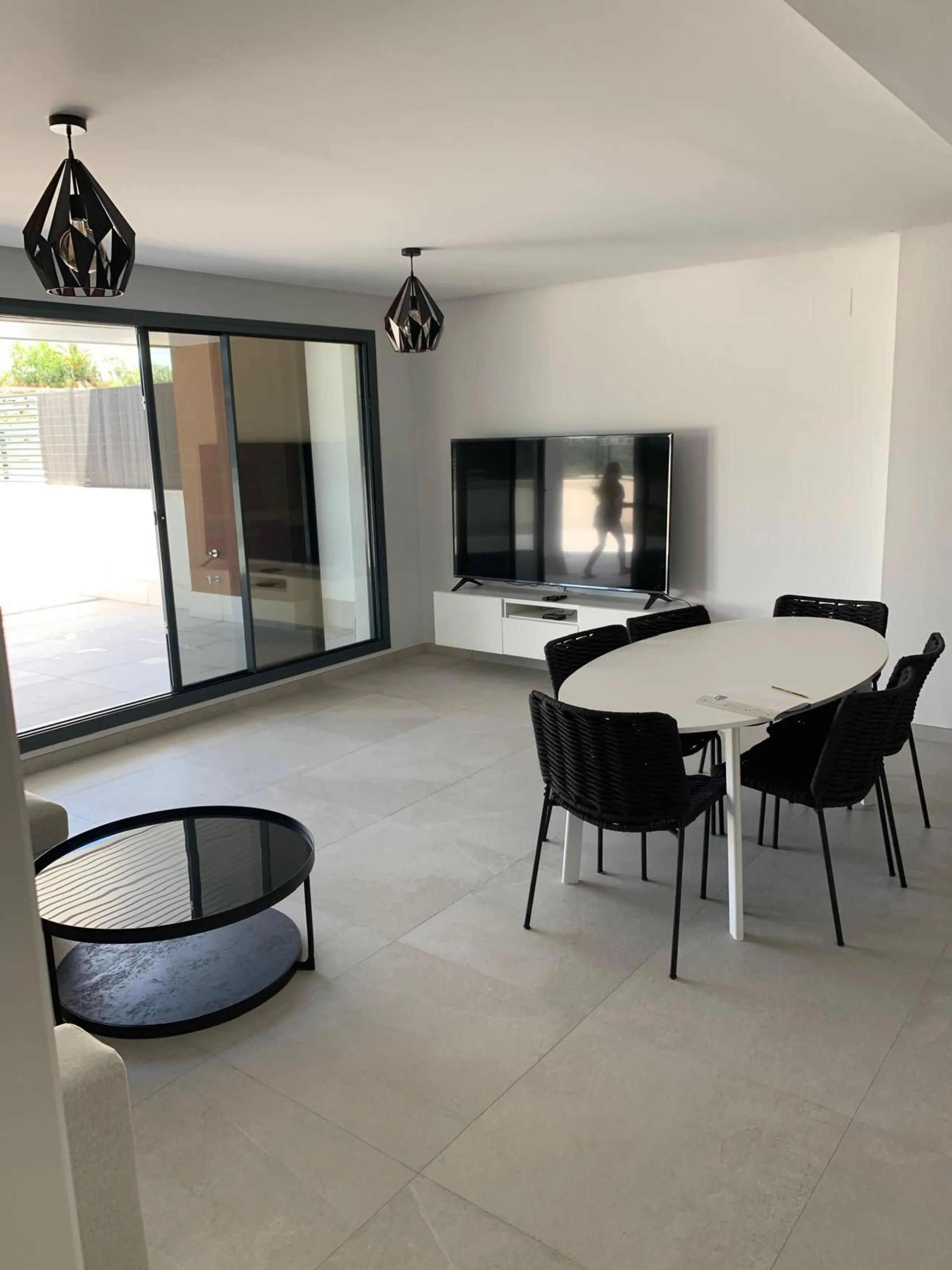 Contemporary Apartment with Exceptional 100 m² Terrace & Sea Views – Benahavís / Marbella