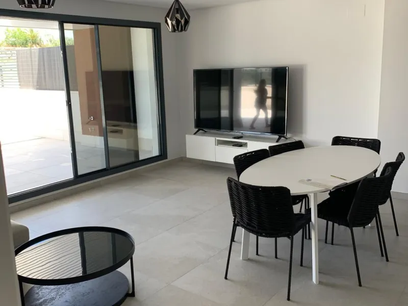 Contemporary Apartment with Exceptional 100 m² Terrace & Sea Views – Benahavís / Marbella