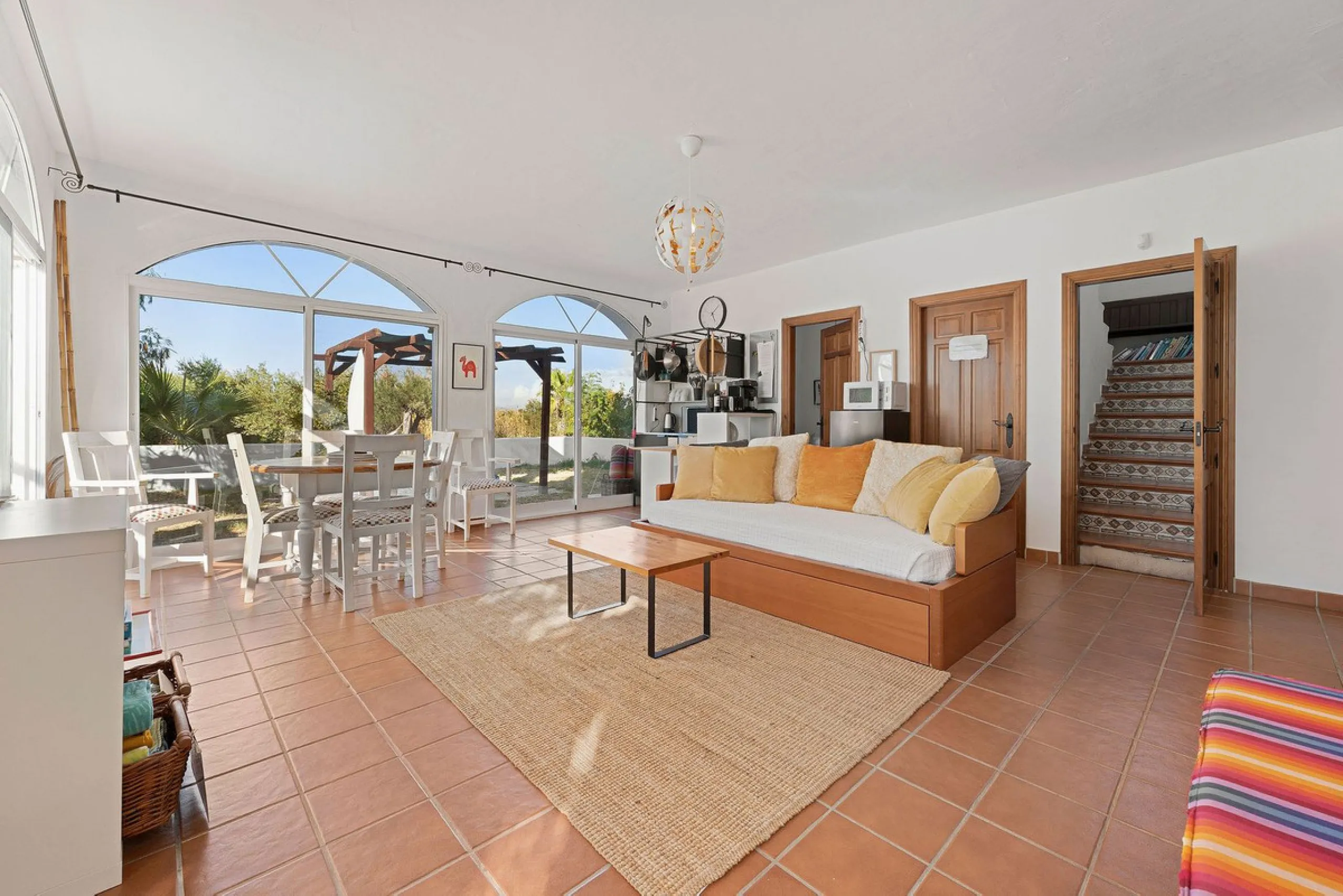 Welcome to this villa in the Alhaurín countryside offering 4 bedrooms, 4 bathrooms, over 5,000 m² plot  and a private pool!