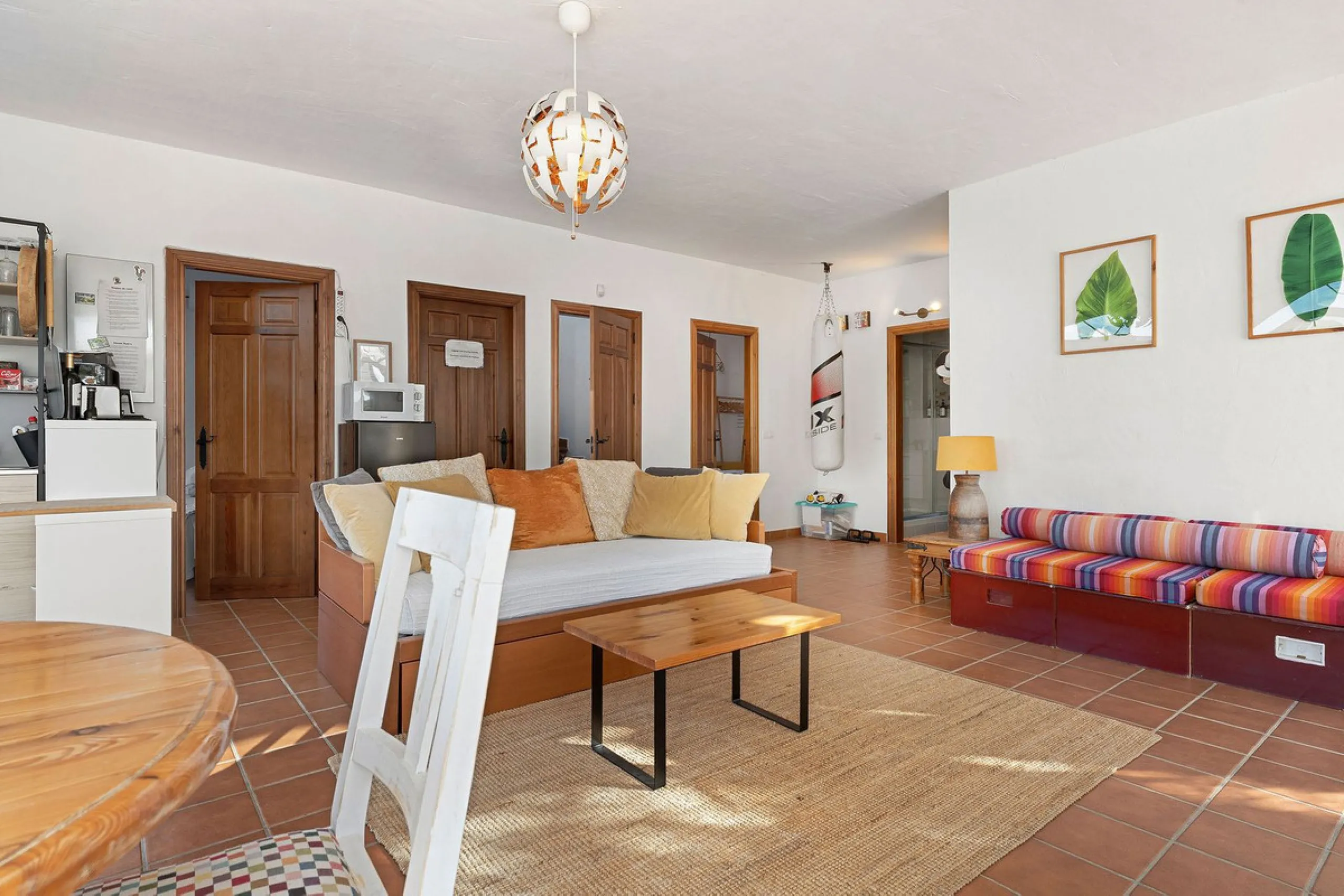 Welcome to this villa in the Alhaurín countryside offering 4 bedrooms, 4 bathrooms, over 5,000 m² plot  and a private pool!