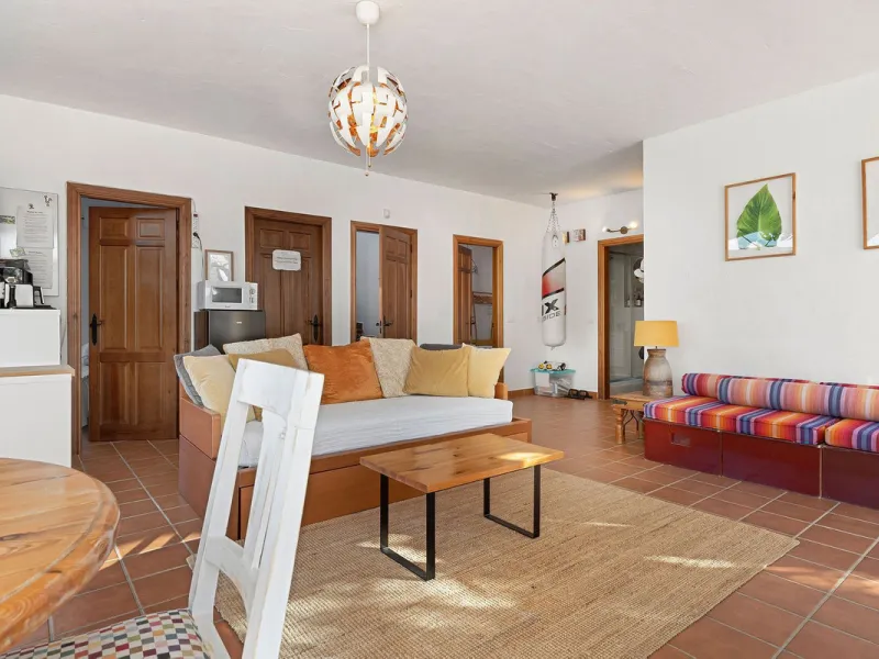 Welcome to this villa in the Alhaurín countryside offering 4 bedrooms, 4 bathrooms, over 5,000 m² plot  and a private pool!