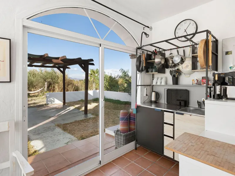Welcome to this villa in the Alhaurín countryside offering 4 bedrooms, 4 bathrooms, over 5,000 m² plot  and a private pool!