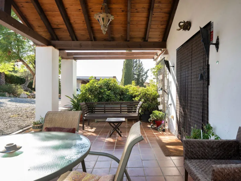 Welcome to this villa in the Alhaurín countryside offering 4 bedrooms, 4 bathrooms, over 5,000 m² plot  and a private pool!