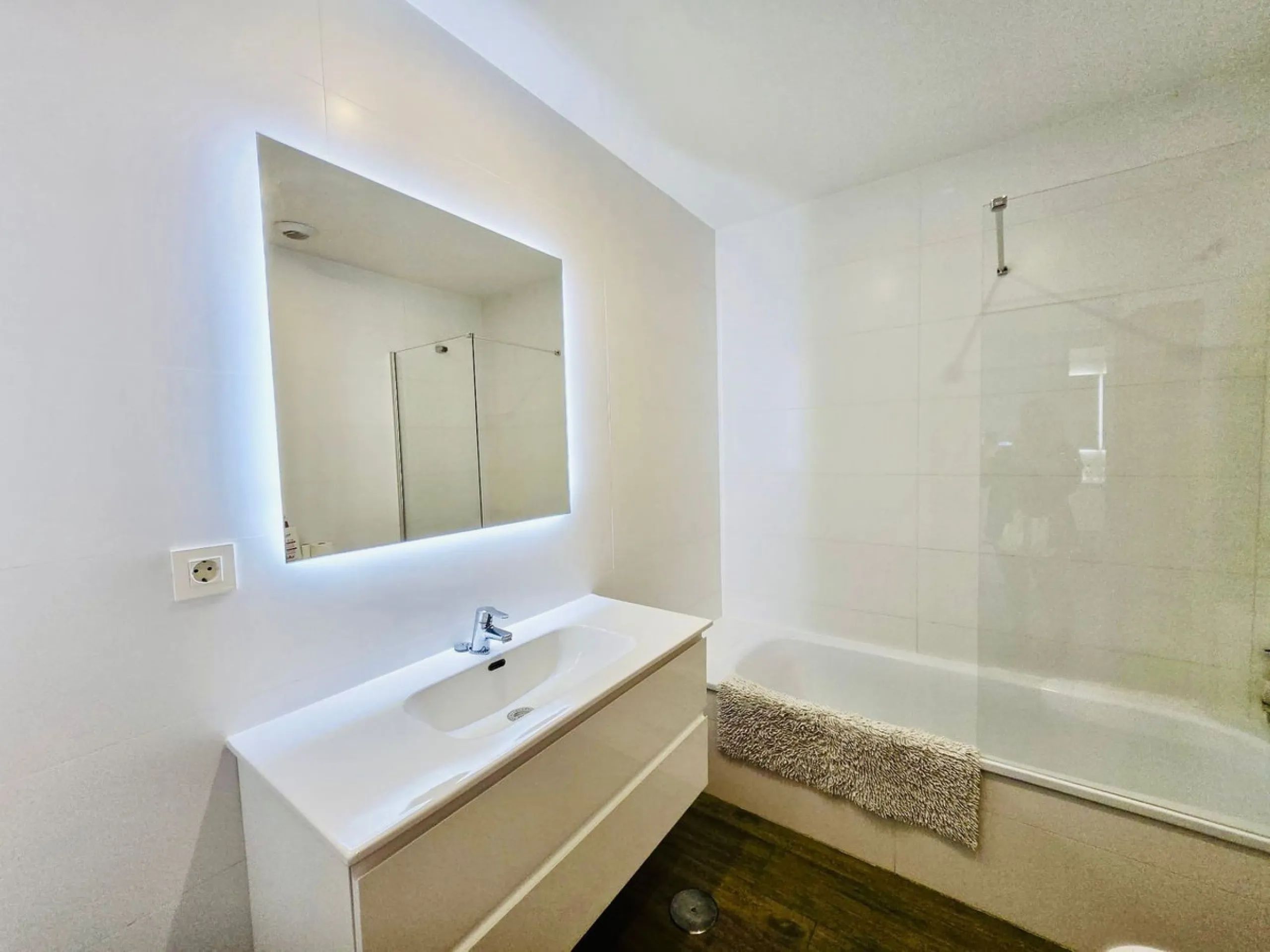 Modern Unfinished Apartment in La Campana, Nueva Andalucía