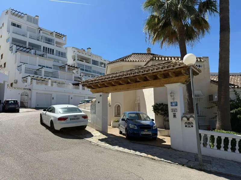 Unique Detached Villa with Stunning Views in Riviera del Sol – Ideal Investment Opportunity