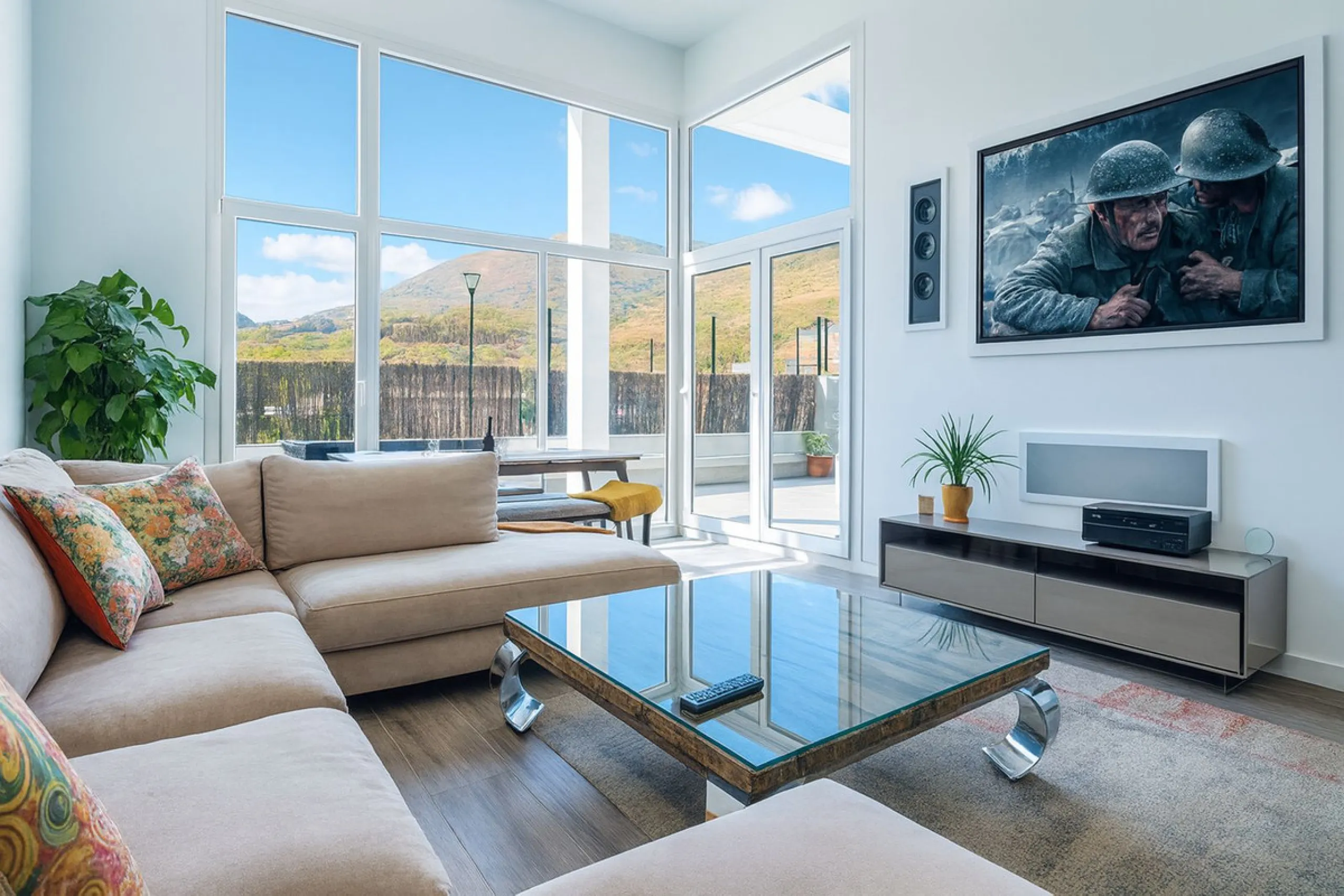 Fantastic 3 bedroom apartment in Riverside, Benahavis village.