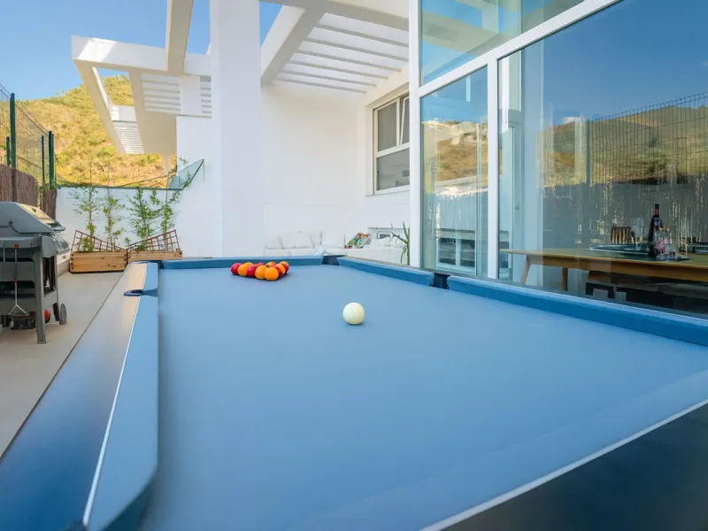 Fantastic 3 bedroom apartment in Riverside, Benahavis village.