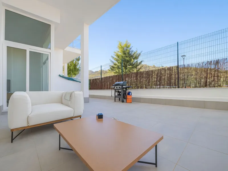 Fantastic 3 bedroom apartment in Riverside, Benahavis village.