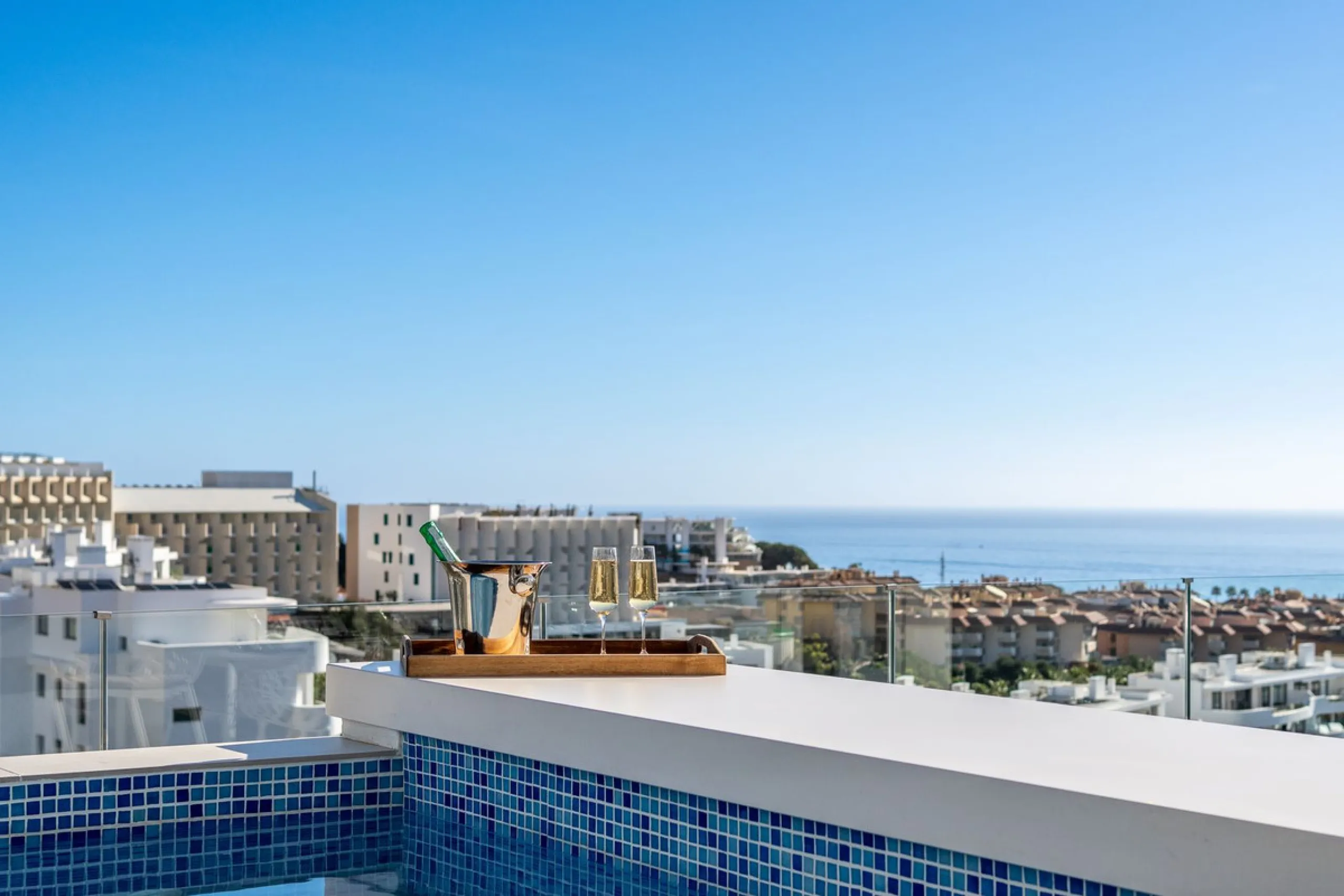 Apartment - Penthouse в продаже в Fuengirola, Málaga. В доме 3 спален и 2 ванных комнат. Площадь дома 156 м²