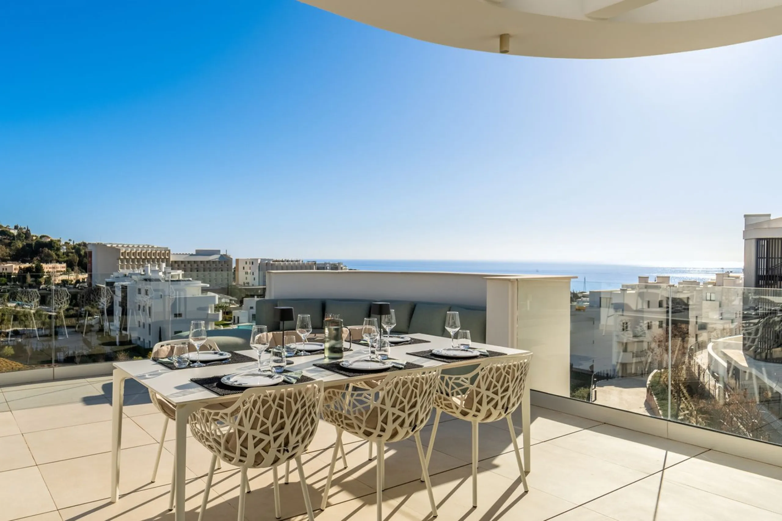 Apartment - Penthouse в продаже в Fuengirola, Málaga. В доме 3 спален и 2 ванных комнат. Площадь дома 156 м²