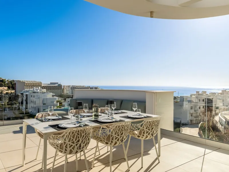 Apartment - Penthouse в продаже в Fuengirola, Málaga. В доме 3 спален и 2 ванных комнат. Площадь дома 156 м²