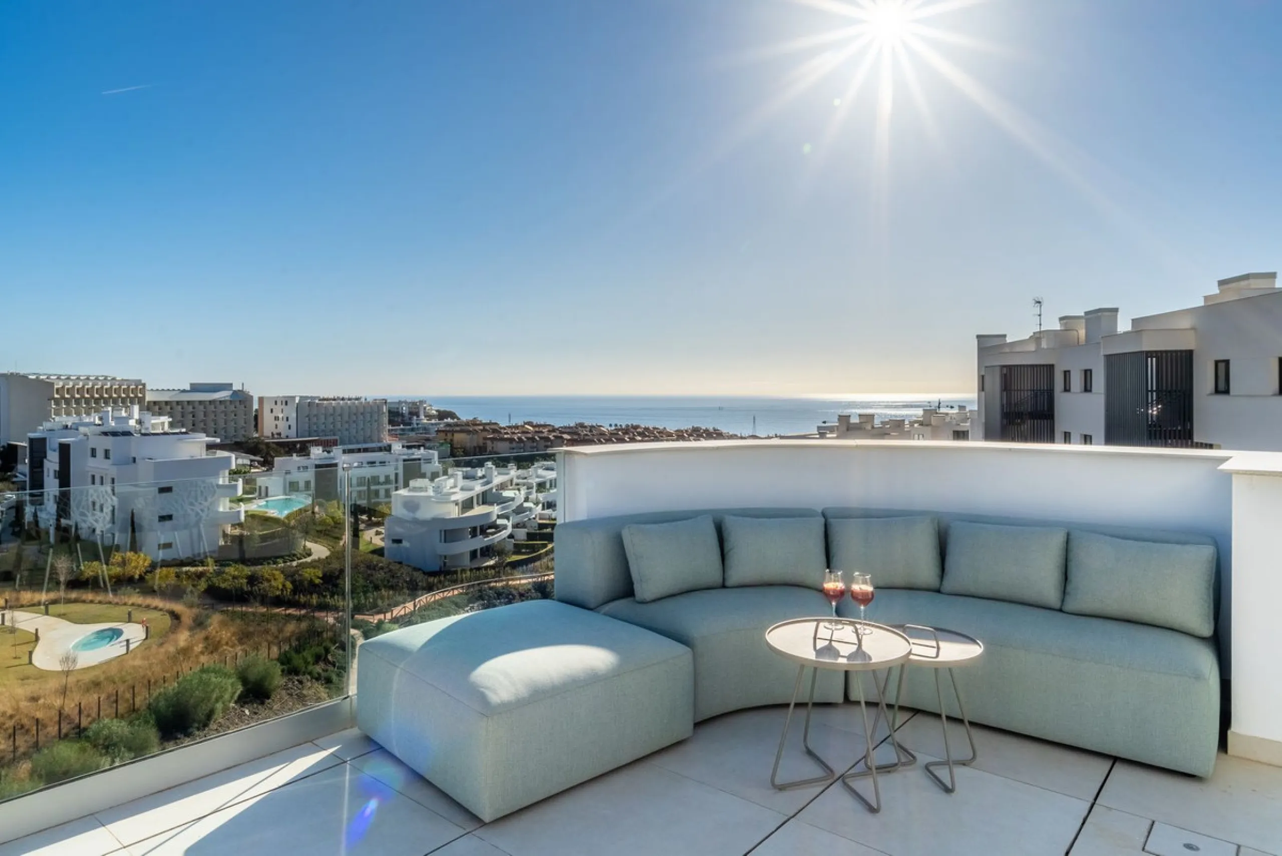 Apartment - Penthouse в продаже в Fuengirola, Málaga. В доме 3 спален и 2 ванных комнат. Площадь дома 156 м²