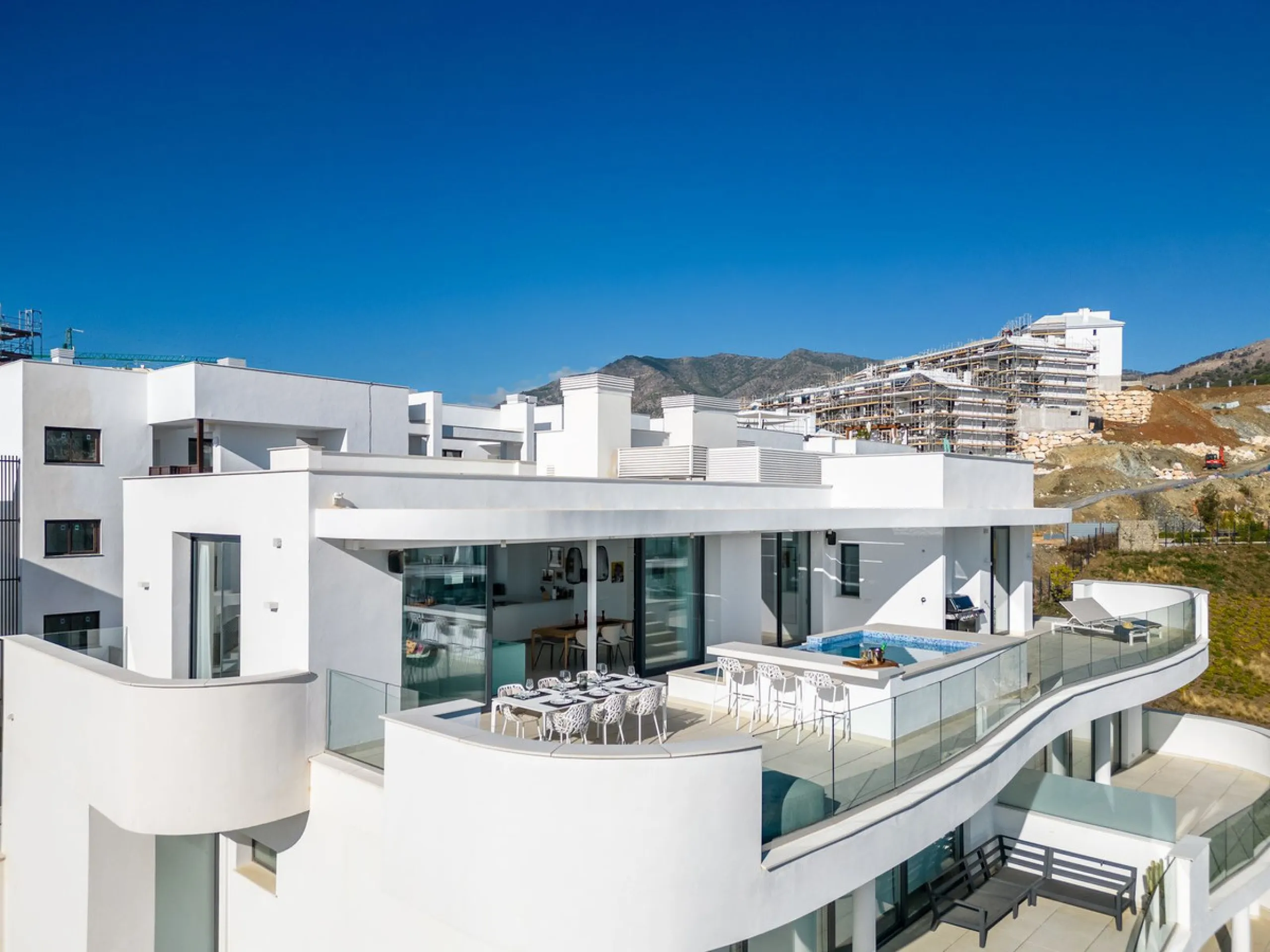 Apartment - Penthouse в продаже в Fuengirola, Málaga. В доме 3 спален и 2 ванных комнат. Площадь дома 156 м²