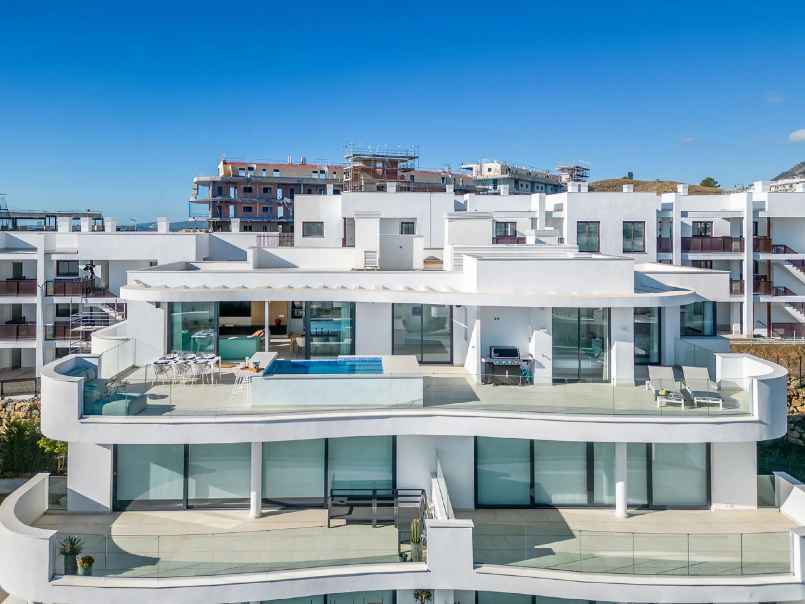 Apartment - Penthouse в продаже в Fuengirola, Málaga. В доме 3 спален и 2 ванных комнат. Площадь дома 156 м²