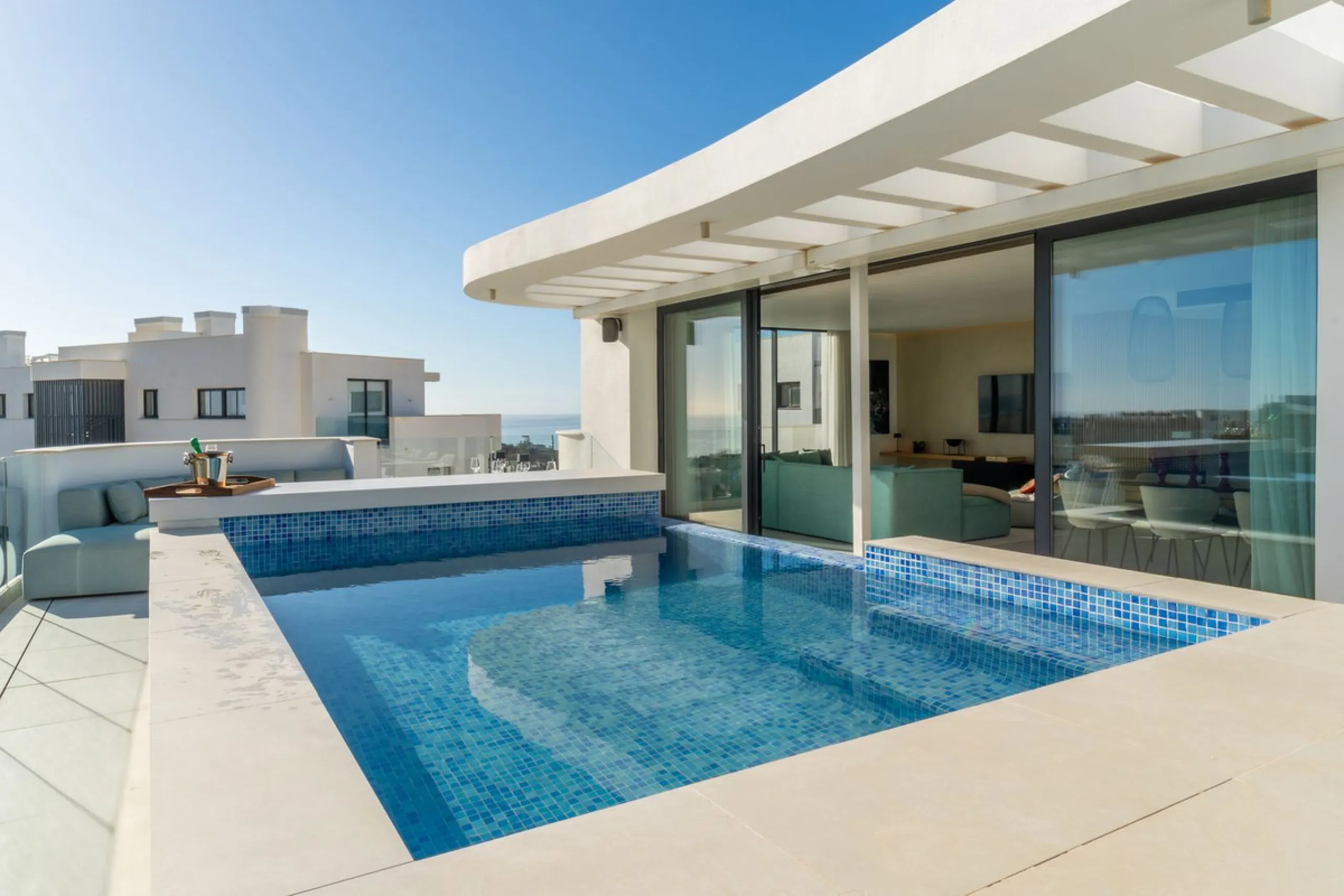 Apartment - Penthouse в продаже в Fuengirola, Málaga. В доме 3 спален и 2 ванных комнат. Площадь дома 156 м²