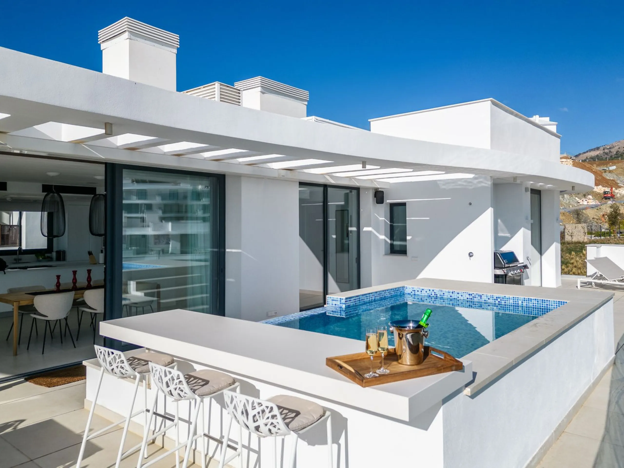 Apartment - Penthouse в продаже в Fuengirola, Málaga. В доме 3 спален и 2 ванных комнат. Площадь дома 156 м²