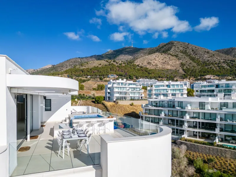 Apartment - Penthouse в продаже в Fuengirola, Málaga. В доме 3 спален и 2 ванных комнат. Площадь дома 156 м²