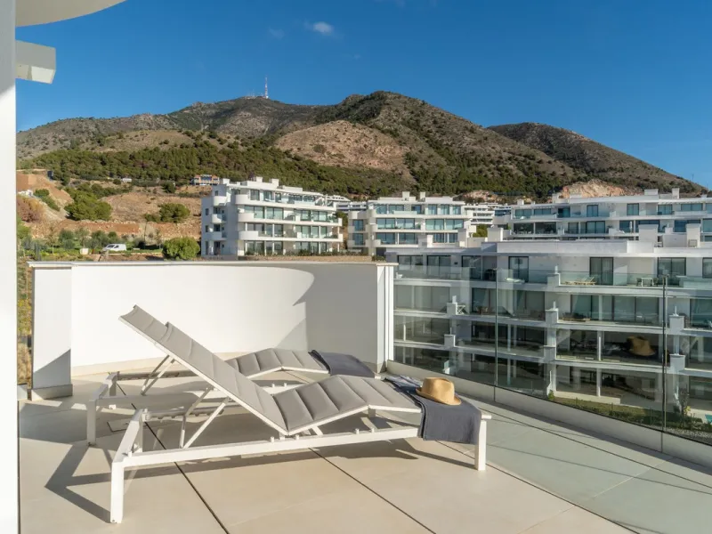 Apartment - Penthouse в продаже в Fuengirola, Málaga. В доме 3 спален и 2 ванных комнат. Площадь дома 156 м²