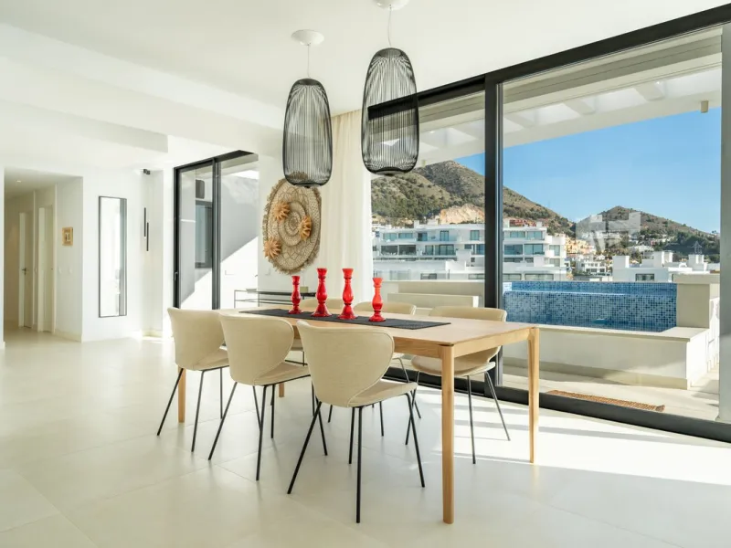 Apartment - Penthouse в продаже в Fuengirola, Málaga. В доме 3 спален и 2 ванных комнат. Площадь дома 156 м²