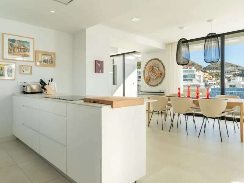 Apartment - Penthouse в продаже в Fuengirola, Málaga. В доме 3 спален и 2 ванных комнат. Площадь дома 156 м²