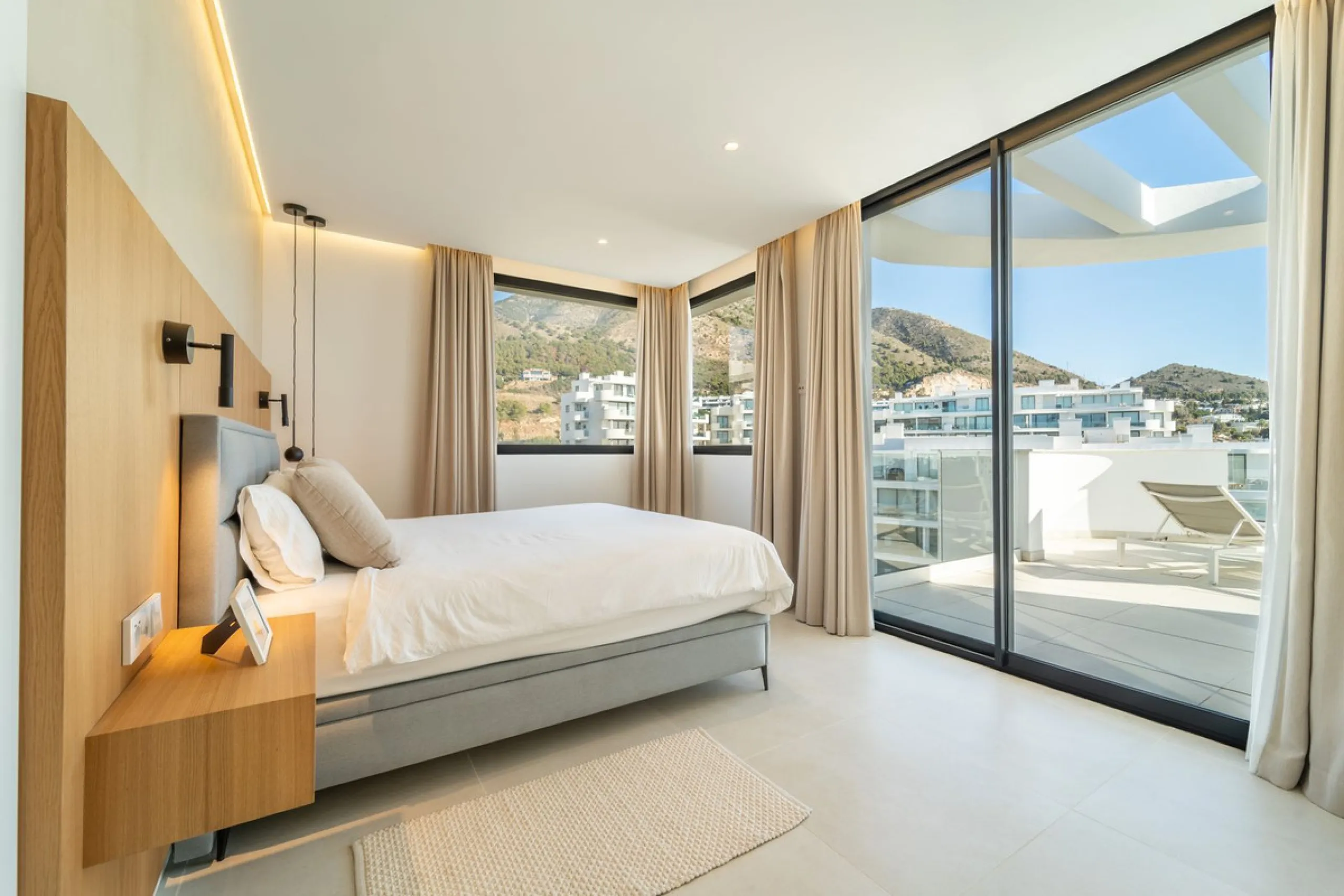 Apartment - Penthouse в продаже в Fuengirola, Málaga. В доме 3 спален и 2 ванных комнат. Площадь дома 156 м²