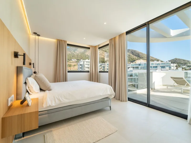Apartment - Penthouse в продаже в Fuengirola, Málaga. В доме 3 спален и 2 ванных комнат. Площадь дома 156 м²