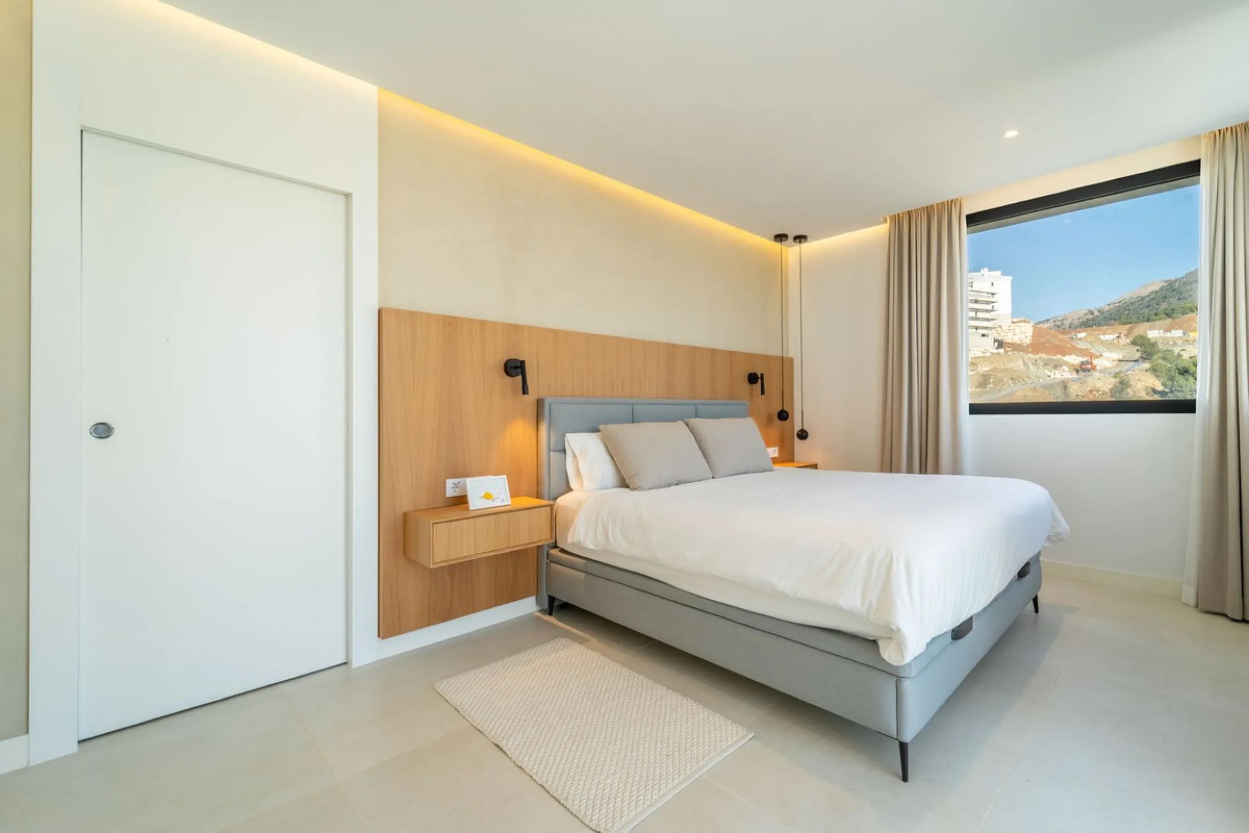 Apartment - Penthouse в продаже в Fuengirola, Málaga. В доме 3 спален и 2 ванных комнат. Площадь дома 156 м²
