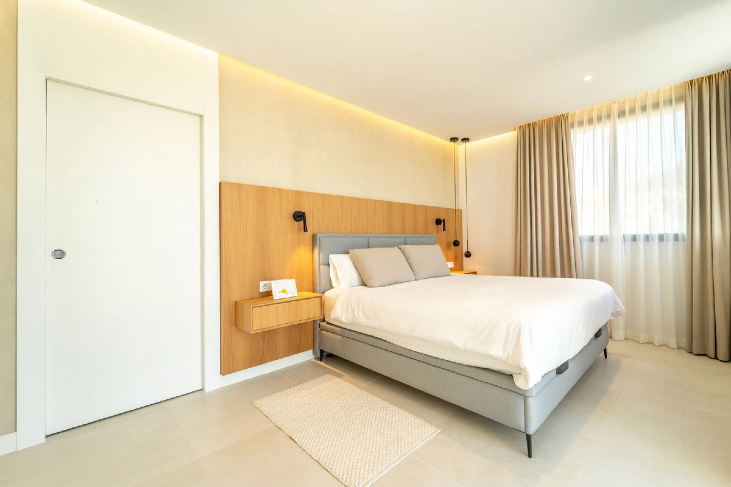 Apartment - Penthouse в продаже в Fuengirola, Málaga. В доме 3 спален и 2 ванных комнат. Площадь дома 156 м²