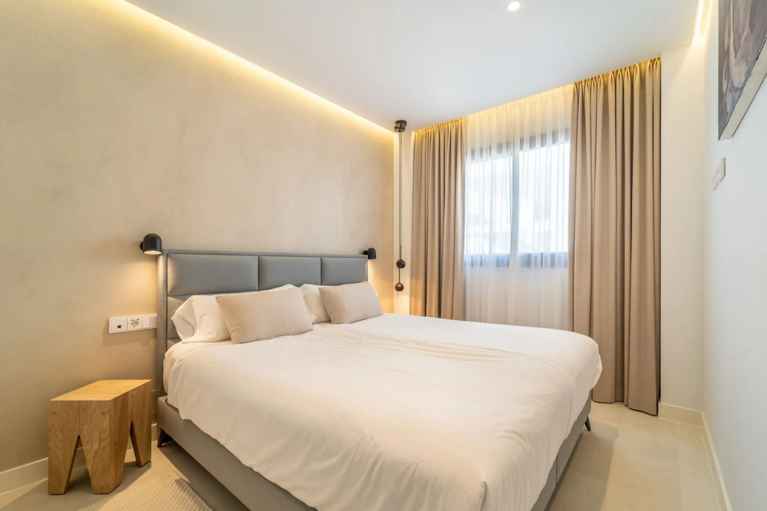 Apartment - Penthouse в продаже в Fuengirola, Málaga. В доме 3 спален и 2 ванных комнат. Площадь дома 156 м²
