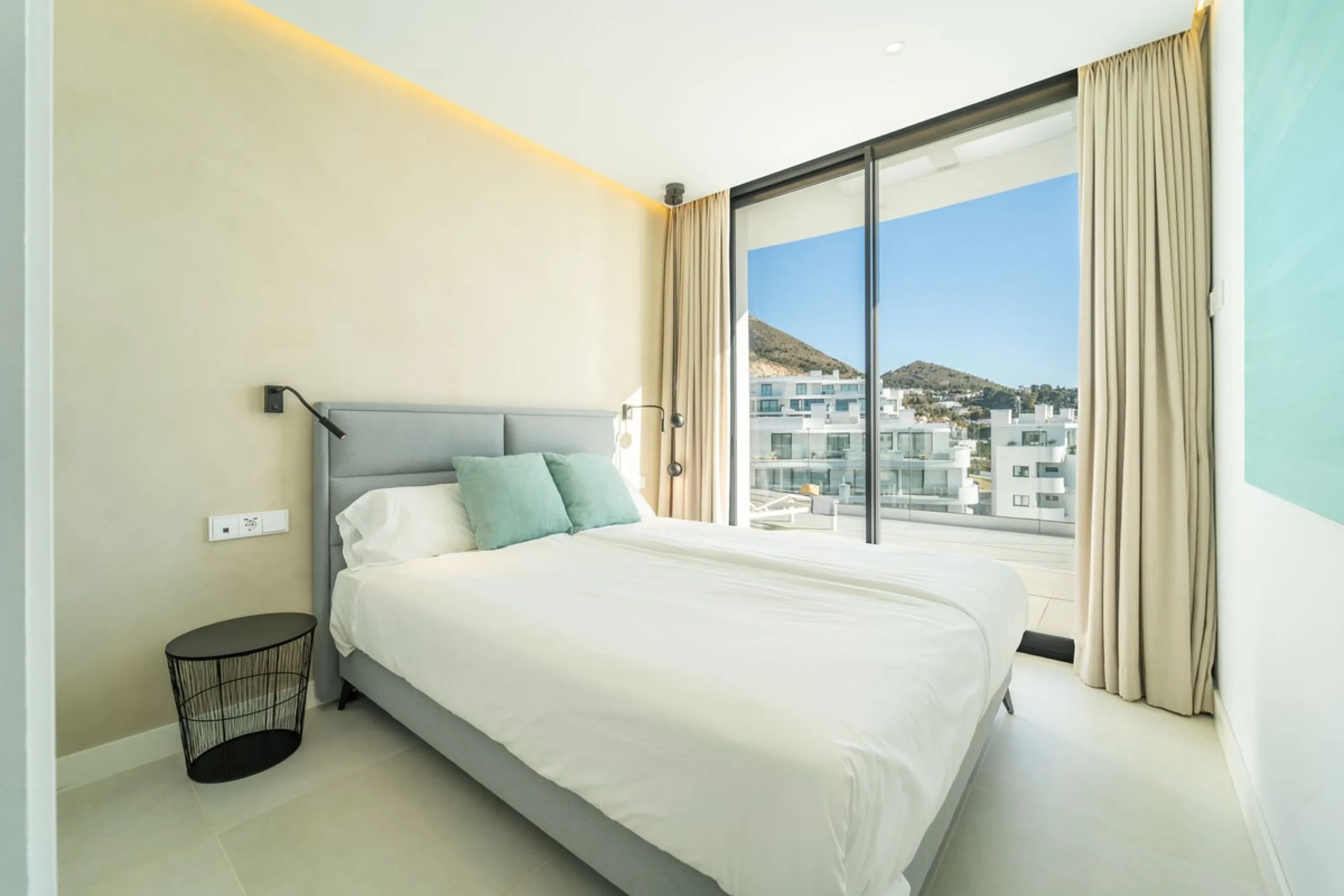 Apartment - Penthouse в продаже в Fuengirola, Málaga. В доме 3 спален и 2 ванных комнат. Площадь дома 156 м²