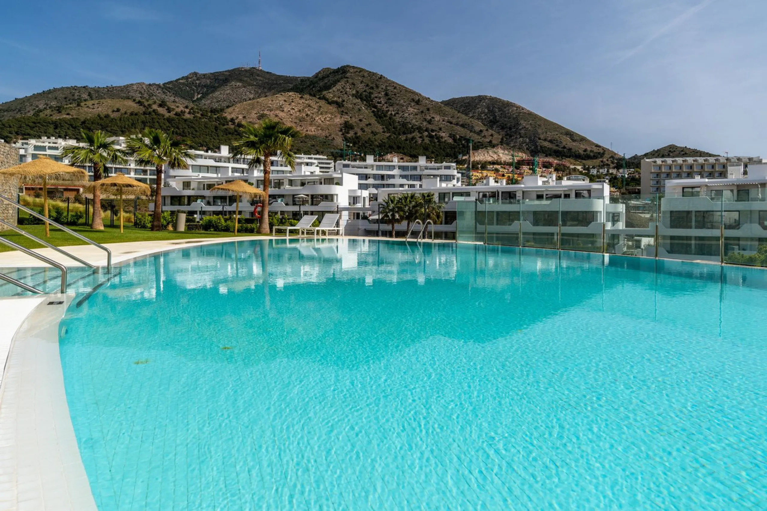 Apartment - Penthouse в продаже в Fuengirola, Málaga. В доме 3 спален и 2 ванных комнат. Площадь дома 156 м²