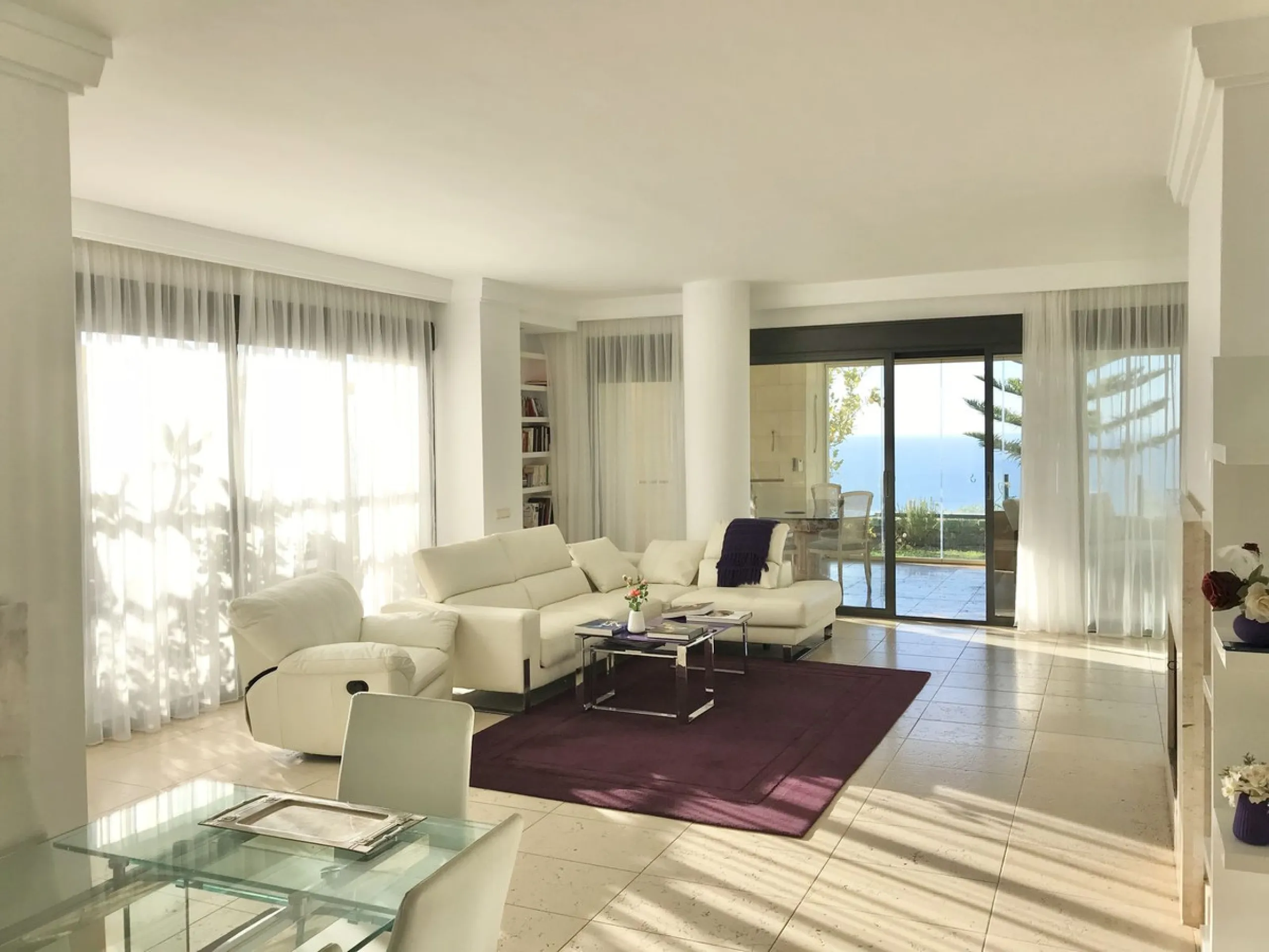 Nested in a natural and peaceful environment, surrounded by oak and pine trees, in an prestigious contemporary complex with 24 concierge and security service, this large 2 bedroom corner apartment offers some of the best views of the Mediterranean in Marb