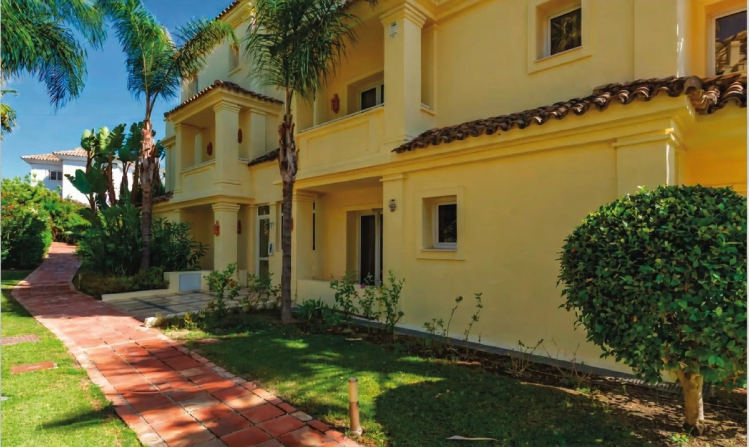 Luxury 2-Bedroom Apartment with Large Sea-View Terrace – Casares Costa