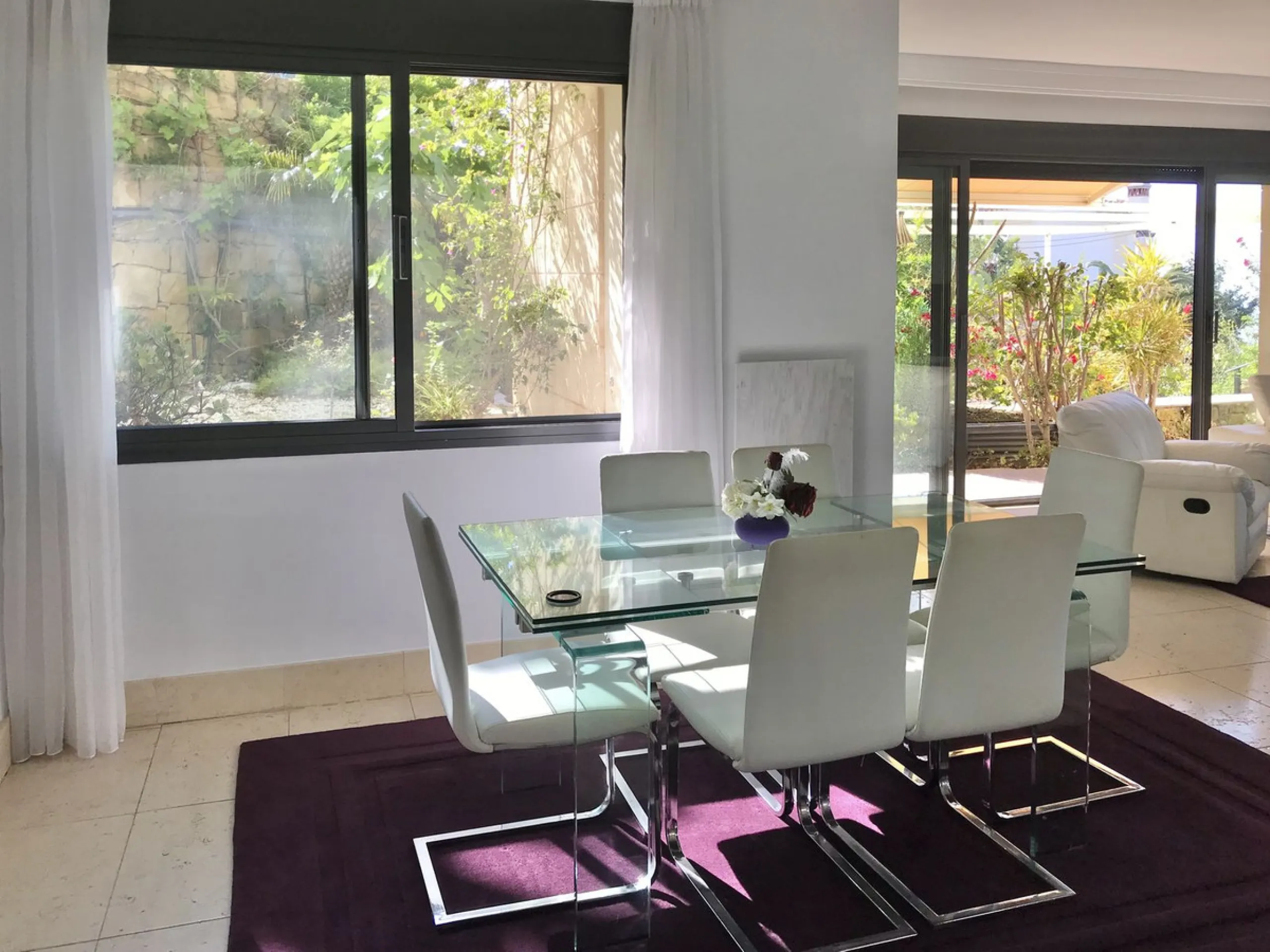 Nested in a natural and peaceful environment, surrounded by oak and pine trees, in an prestigious contemporary complex with 24 concierge and security service, this large 2 bedroom corner apartment offers some of the best views of the Mediterranean in Marb