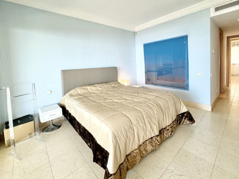 Nested in a natural and peaceful environment, surrounded by oak and pine trees, in an prestigious contemporary complex with 24 concierge and security service, this large 2 bedroom corner apartment offers some of the best views of the Mediterranean in Marb